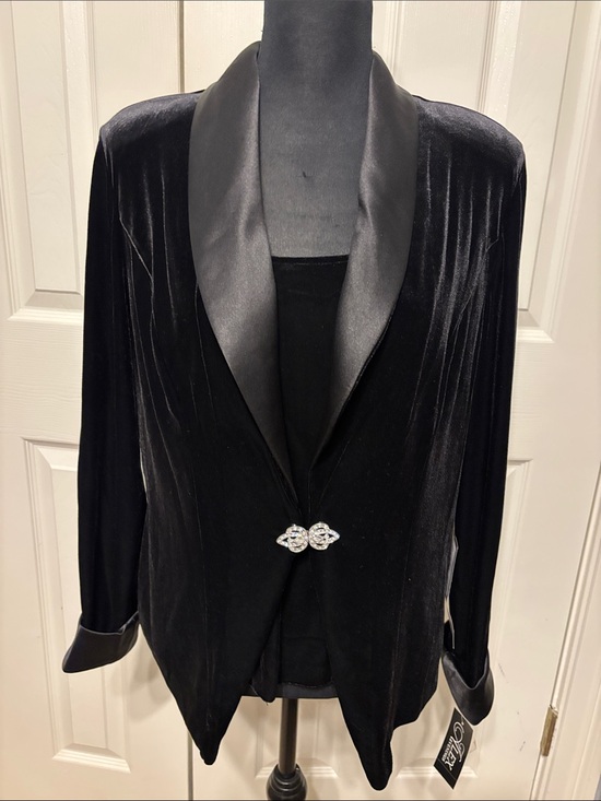Alex Evenings Jackets & Blazers - Alex Evenings Velvet Twinset
